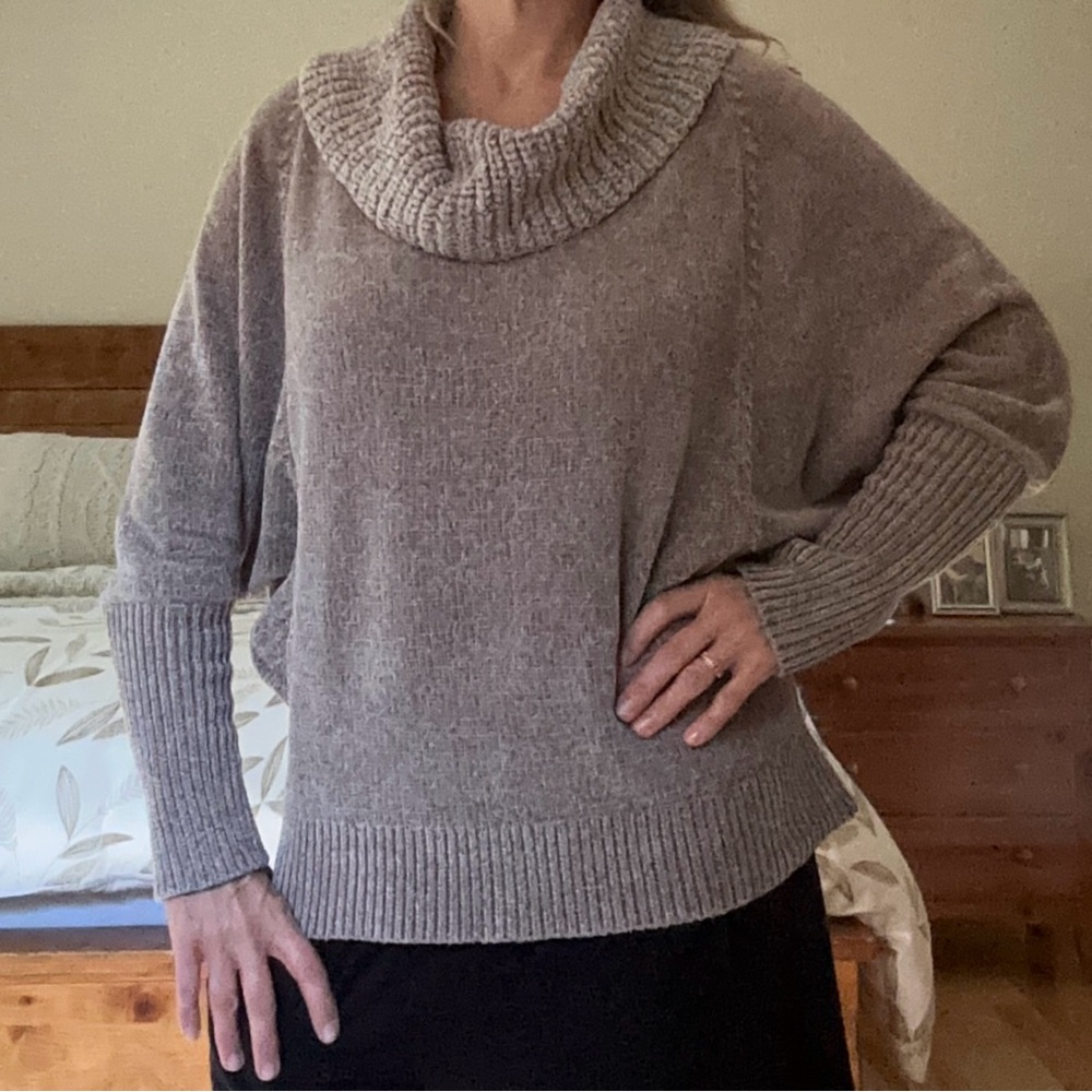 White House Black Market Chenille Sweater